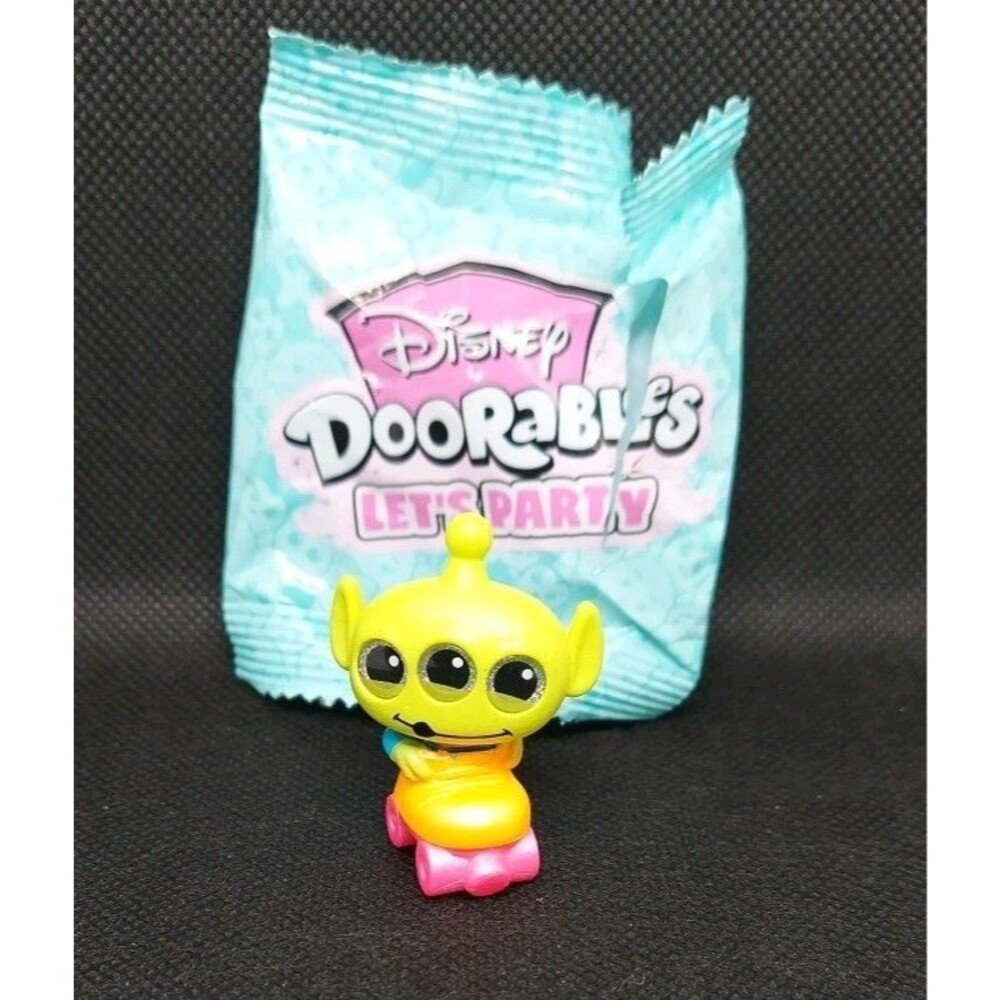 Disney Doorables  Lets Party Series 14 Skate Party Alien Toy Story Rare